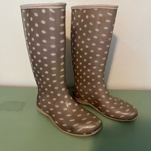 Size 9 polka dot rain boots
